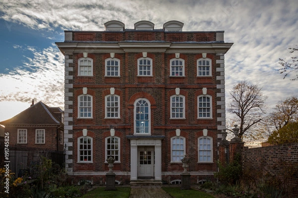 Obraz Georgian building made from red brick Rainham Hall