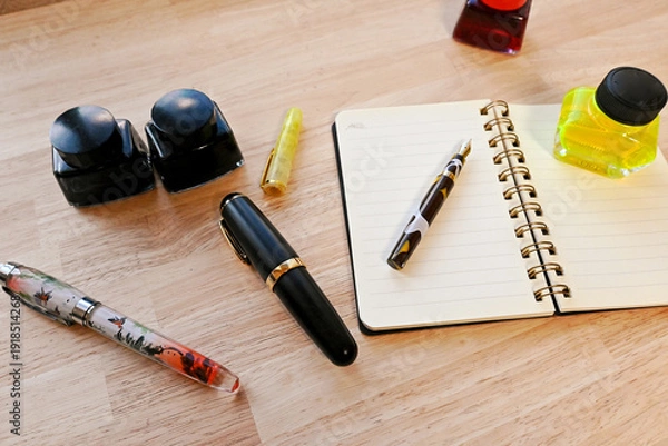 Obraz 万年筆とインクとメモ帳