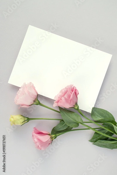 Obraz 꽃과 카드 목업