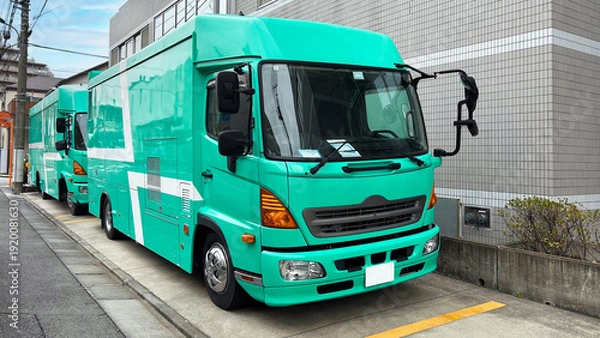 Obraz 巡回健康診断に使用される大型検診車 予防医学と地域医療のイメージ