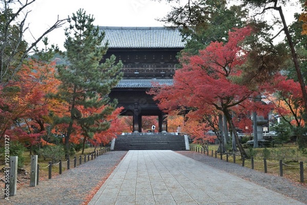 Obraz 秋の南禅寺　三門(京都市左京区)