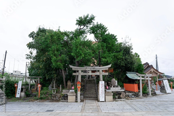 Obraz 折上神社 稲荷塚