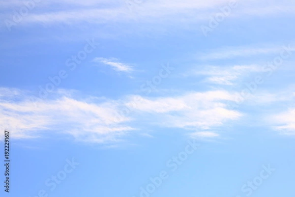 Obraz 日本の晩秋の青空に浮かぶ雲(横長)