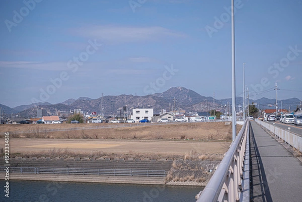 Obraz 高御位山（たかみくらやま）兵庫県加古川市と高砂市にまたがる標高304mの山のハイキング中に見える風景