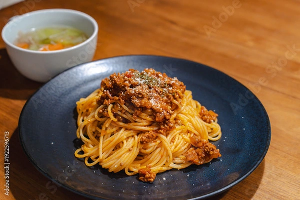 Obraz ミートソースパスタとスープ