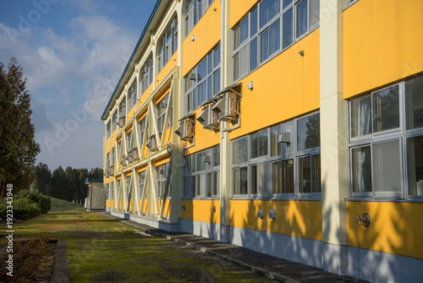 Obraz 学校の再活用の建物