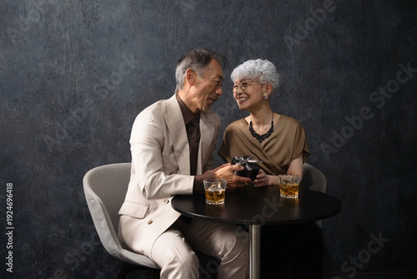 Obraz 女性に指輪を渡す男性　ライフスタイルイメージ