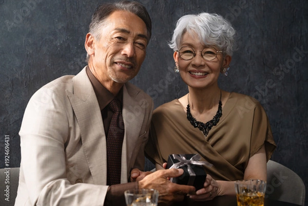 Obraz 女性に指輪を渡す男性　ライフスタイルイメージ