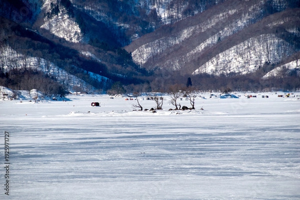 Fototapeta 氷結した桧原湖