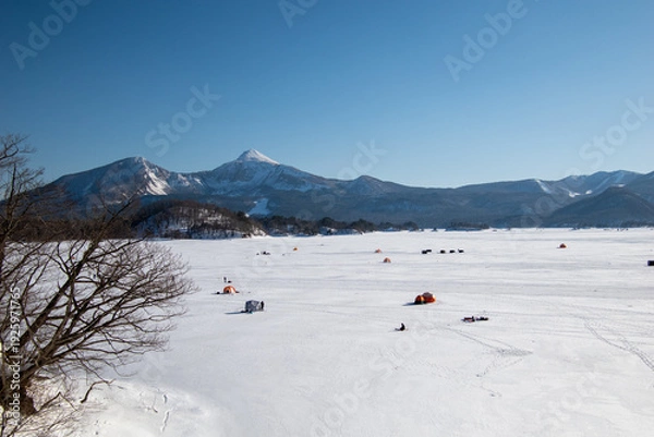Fototapeta 氷結した桧原湖