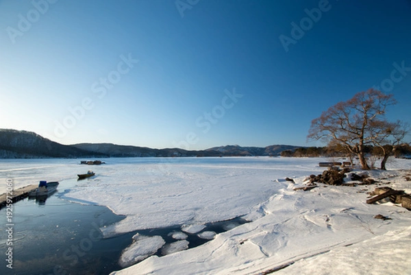 Fototapeta 氷結した桧原湖