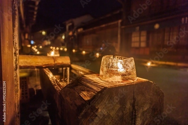 Obraz 冬の木曽路・妻籠宿「氷雪の灯祭り」のアイスキャンドルと玉ボケ