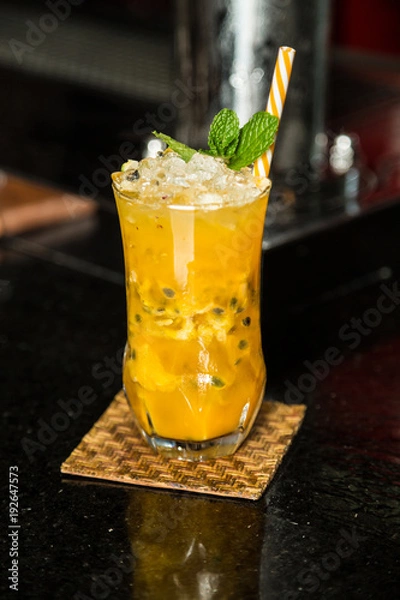 Obraz passion fruit maracuja drink
