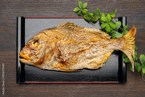 Obraz 鯛の姿焼きが乗ったお祝いの和食膳
