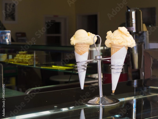Obraz vanilla ice cream cones