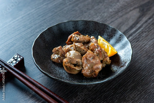 Obraz 皿に盛った砂ズリ