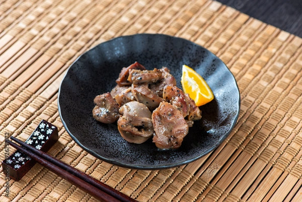 Obraz 皿に盛った砂ズリ