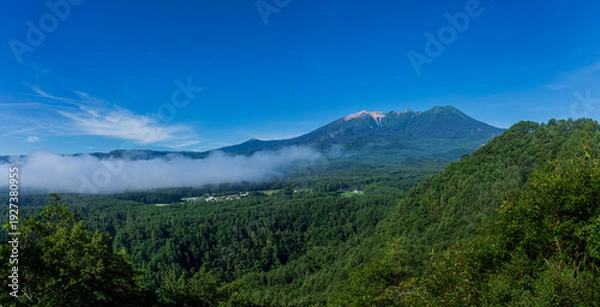 Obraz 盛夏の御嶽山　長野県 木曽町 開田高原から