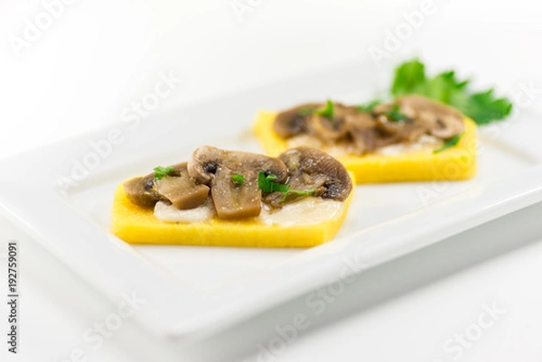 Obraz polenta con i funghi e gorgonzola