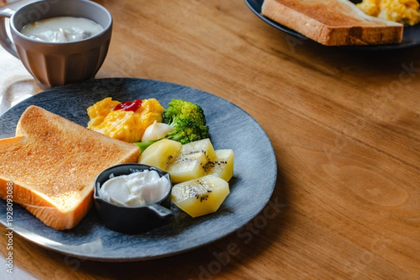 Obraz 朝食プレートのテーブルフォト
