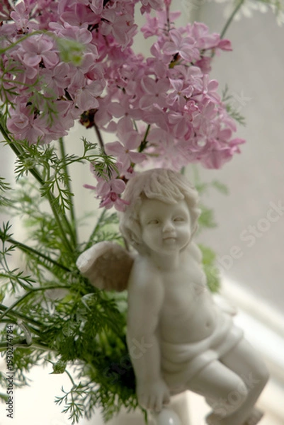 Fototapeta ライラックと座る天使