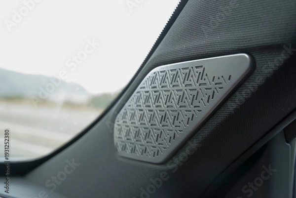 Obraz 自動車のピラーに内蔵されたツイーター