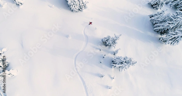 Fototapeta Snowboarder Drone Angle Powder Okazuje Świeży Nietrakowany Mountain Powder Snow Aerial View