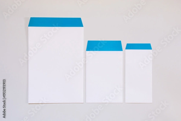Obraz ホワイトとブルーのコントラストが印象的な封筒セット