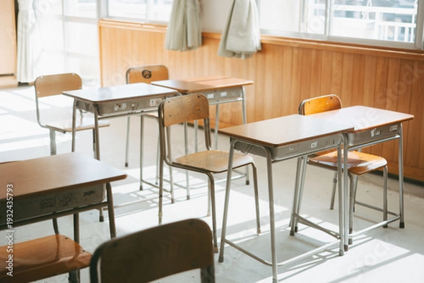 Obraz 人のいない小学校の教室