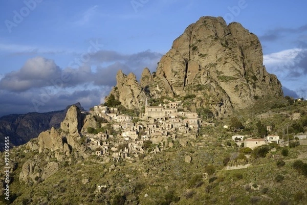 Fototapeta The beautiful abandoned village Pentedattilo, Aspromonte, Calabria, Italy