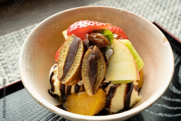 Obraz 古民家カフェならのき　ミニどら焼き付きならのきパフェ