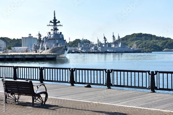 Obraz 横須賀港の公園から見える軍艦