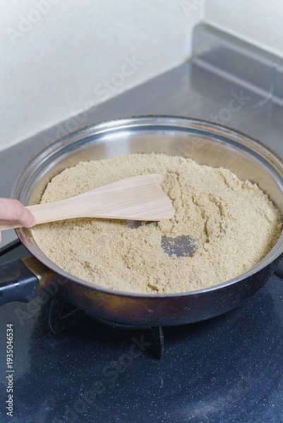 Obraz 煎りぬか(炒りぬか)イメージ｜米ぬかをフライパンで煎る