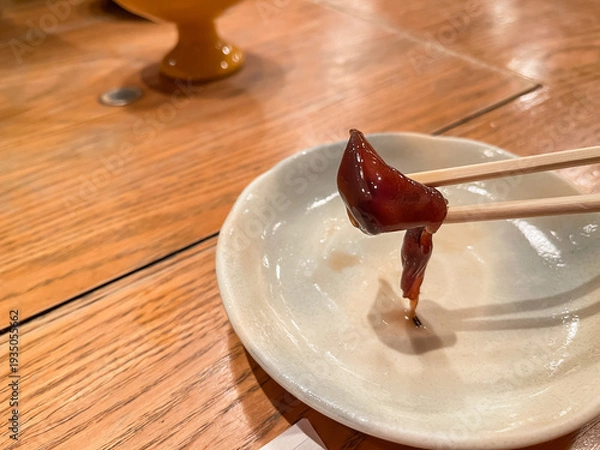 Obraz 金沢で有名な醤油漬けしたホタルイカ。