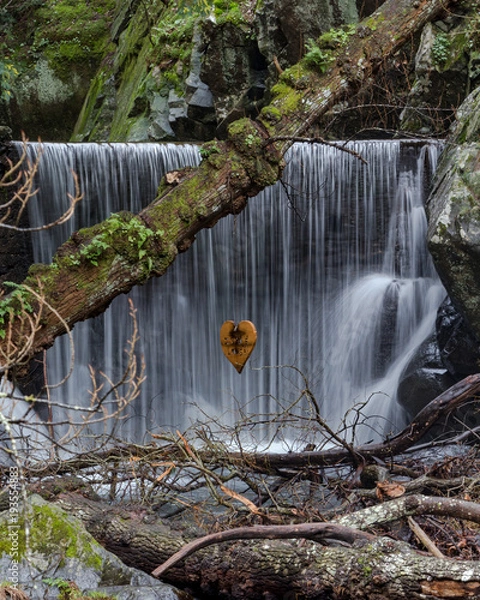 Fototapeta Waterfall Lousa