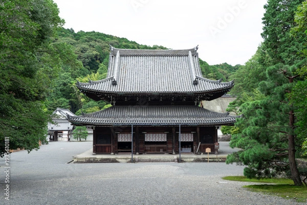 Obraz 泉涌寺 仏殿