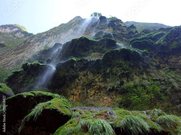Obraz The spectacular Christmas Tree Waterfall in Sumidero Canyon in Chiapas State in southern Mexico