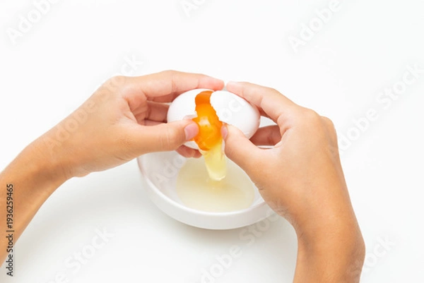 Obraz 卵を割る手元