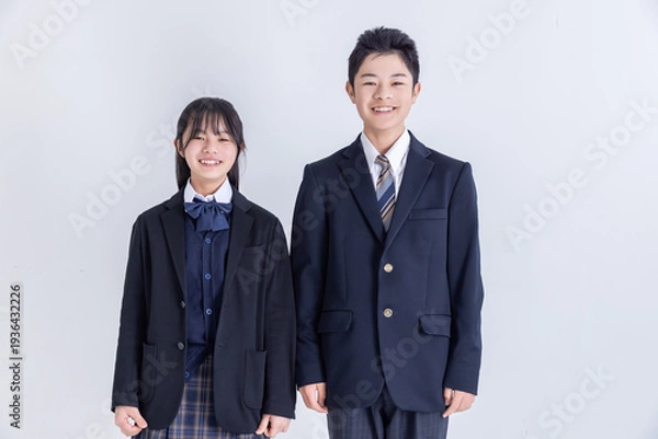 Obraz 制服を着た笑顔の学生　男女