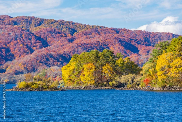 Obraz 日本の風景・秋　福島県裏磐梯　紅葉の桧原湖