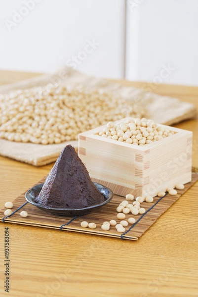 Obraz 日本の食べ物・大豆と赤味噌(豆味噌)
