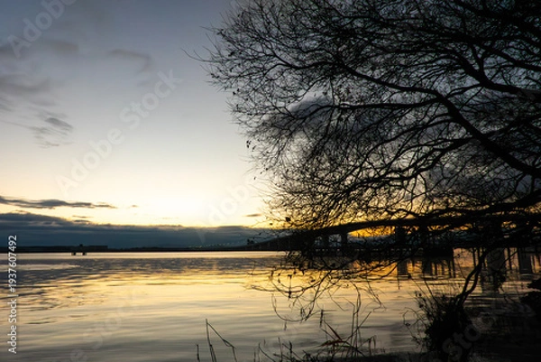 Obraz オレンジに染まる夜明けの琵琶湖　日本一長い淡水橋　琵琶湖大橋　滋賀県大津市