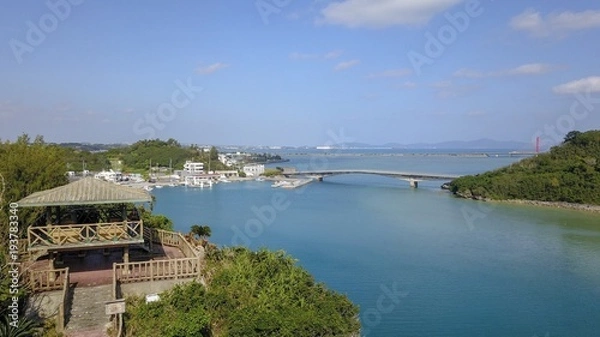 Obraz 屋慶名海峡展望台と藪地大橋