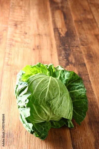 Obraz 春キャベツ１玉　木目バック