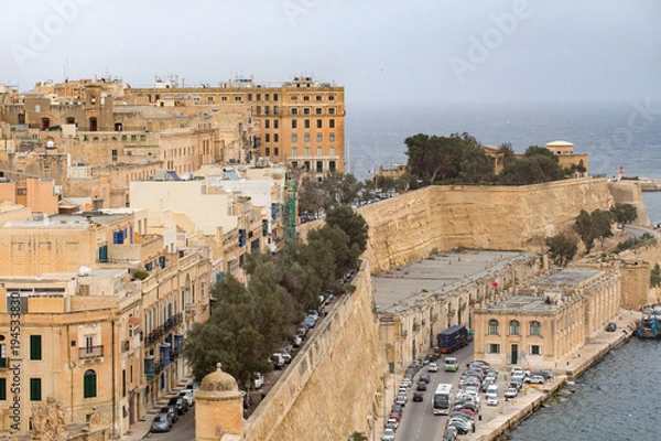 Fototapeta Elevated view of Valletta, Malta, seen from Upper Barrakka gardens