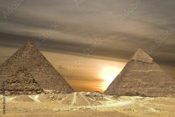 Obraz dramat o zachodzie słońca w piramidach