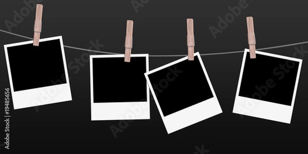 Obraz 4 polaroids hanging on a rope