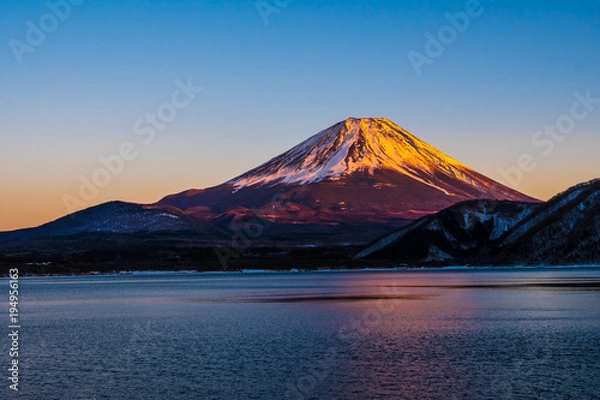Obraz 富士山と本栖湖の夕景