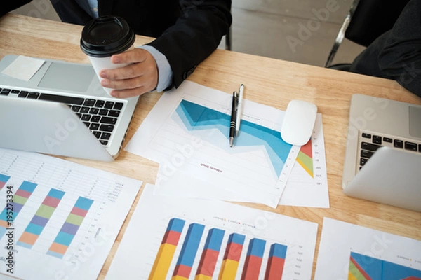 Fototapeta good teamwork, workplace strategy, Businessmen meeting to discuss and consult on the future plans of their work together