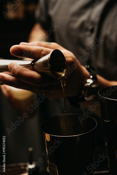 Obraz Pouring liquor 